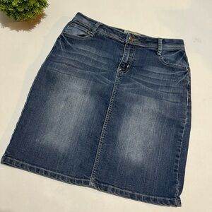 Earl Jean Long Modest Medium Dark Wash Denim Jean Pencil Skirt Women’s Size 4